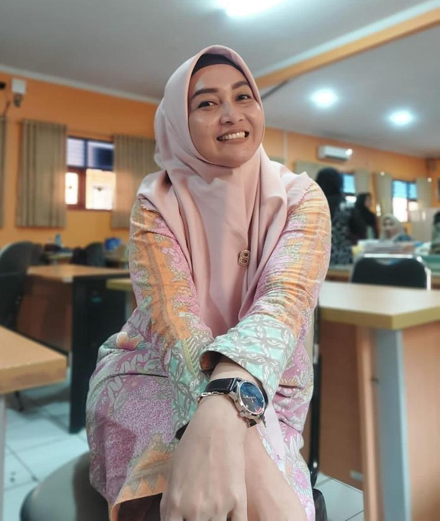 Leni Apriani, S.T., M.Pd.
